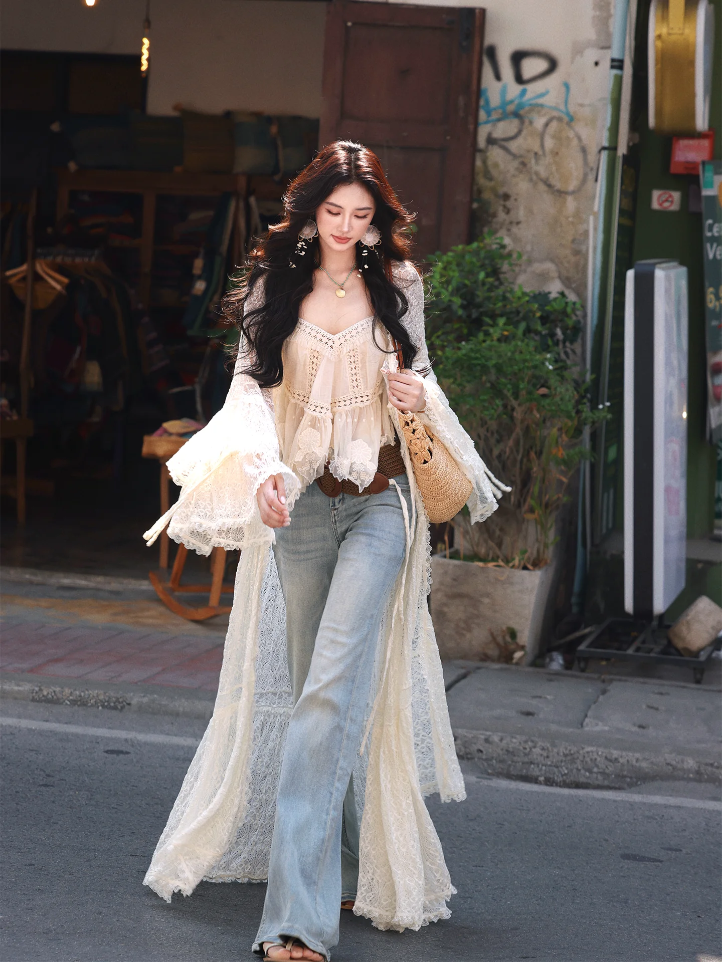 

Французский асимметричный летний топ с кружевной отделкой, поясом, рукавами-колокол, пэчворком и защитой от солнца для женщин