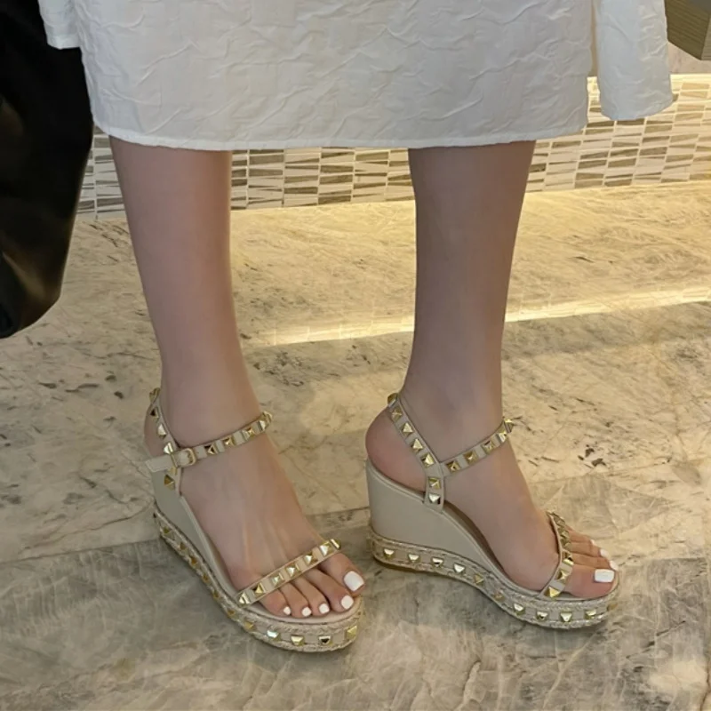 Rivet Strap Design For High Heels Thick Soled Wedge Sandals Advanced Banquet Style Women's Shoes Luxury High-End High Heels