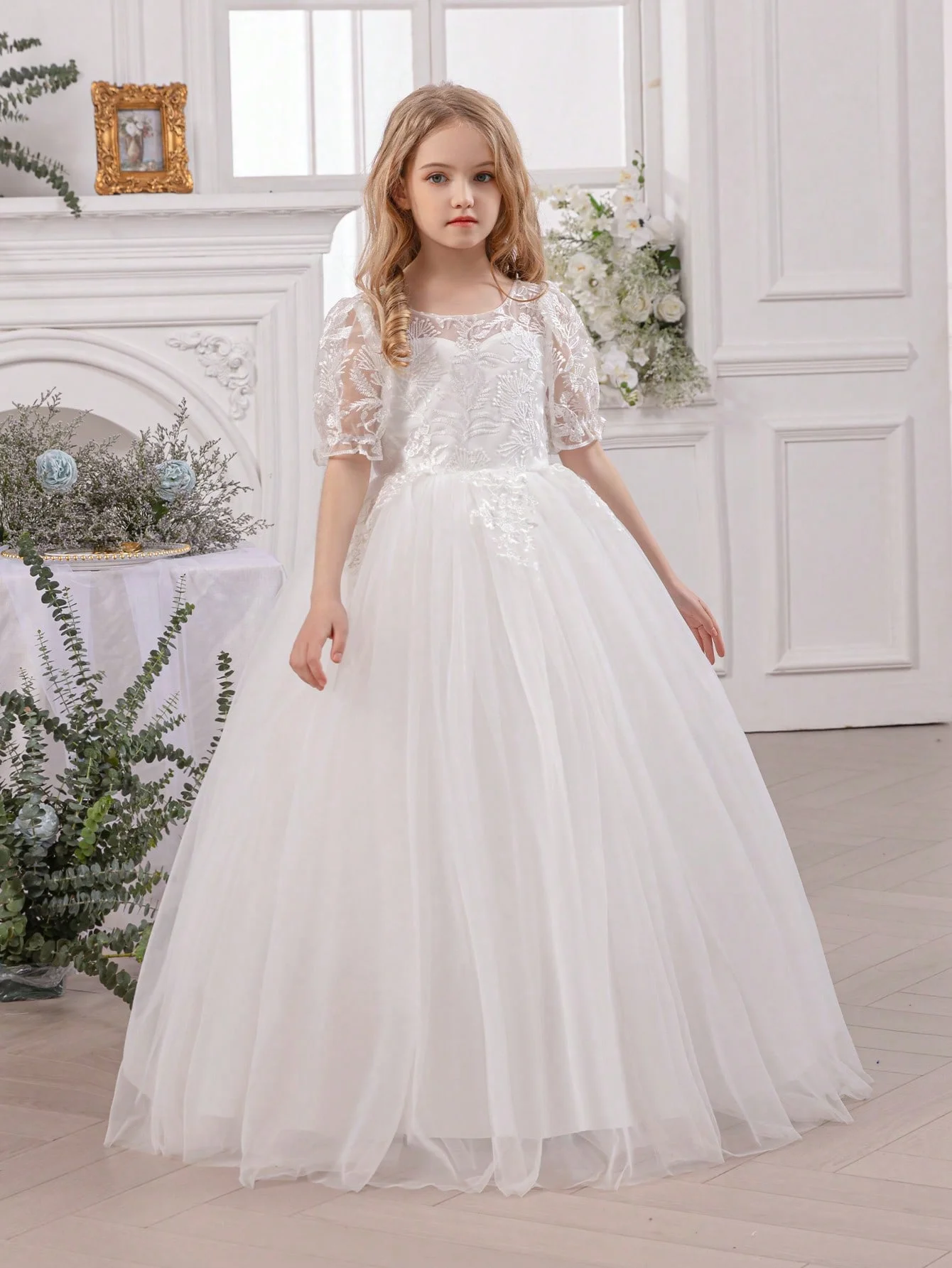 White lace puff sleeve flower girl dress, wedding A-line dress, children's V-line backless tutu dress, wedding first communion