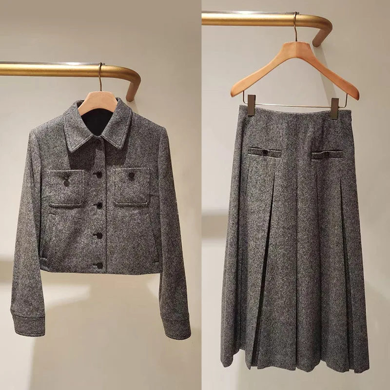 

【Gift Free】Korean 2025 Autumn/Winter Fashion Gray Commuter Polo-Collar Short Jacket and A-Line Slimming Skirt Set for Women