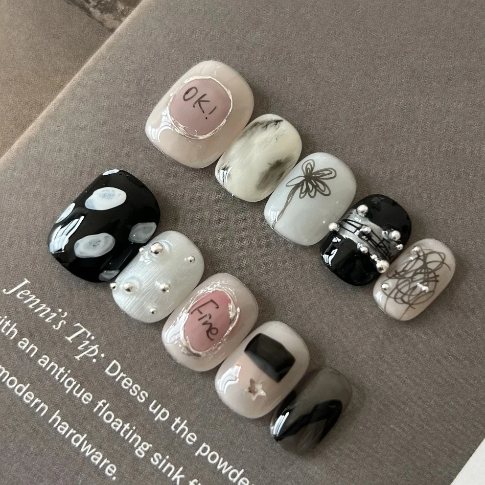 24PCS Short Square Press on Nails Sweet Beach Flower Graffiti Dot Star Metal Rivet False Nails Y2K Cool Style Reusable Manicure