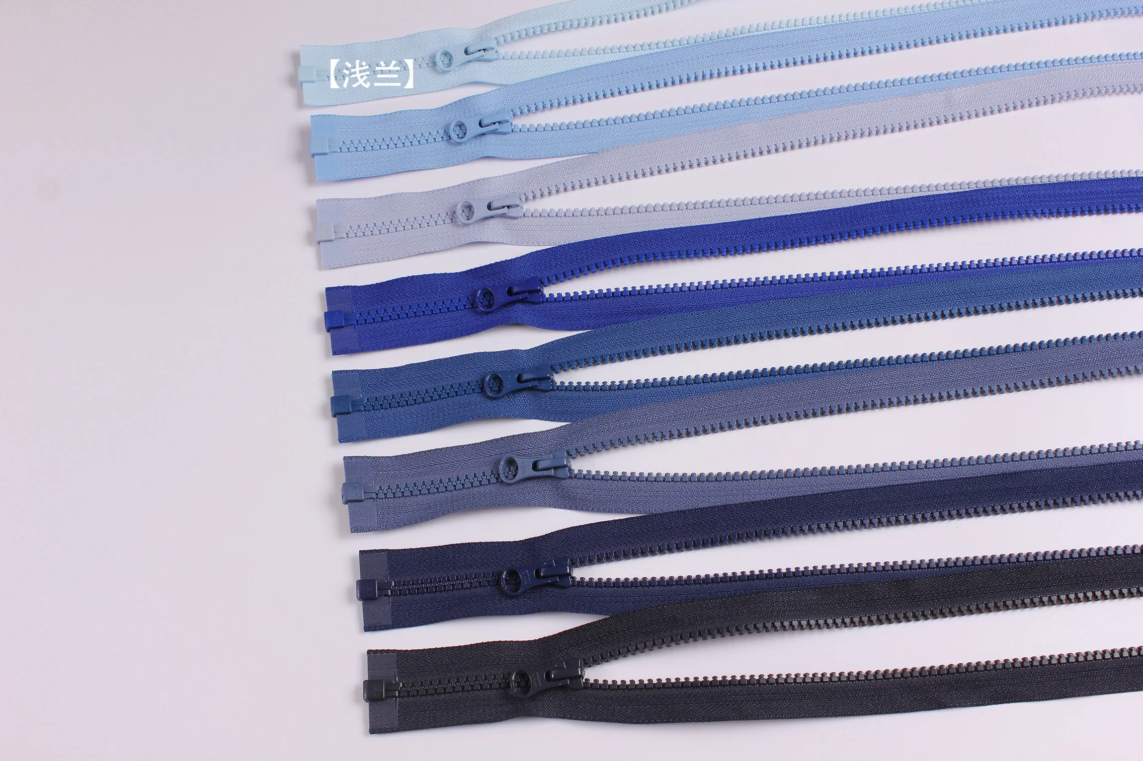 YKK-Reißverschluss Nr. 5 Harz-Gummi-Zahnöffnung, Reißverschluss am Schaf, dicke Schuljacke, Daunenbaumwolle, Echt – Detail 32