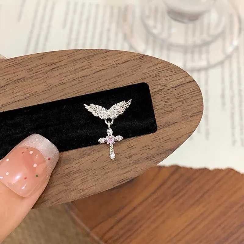 1 Pcs Exquisite Fashion Hot Girl Design Angel Wing Cross Pendant Stud Earrings for Women Shiny Zircon Cartilage Puncture Jewelry