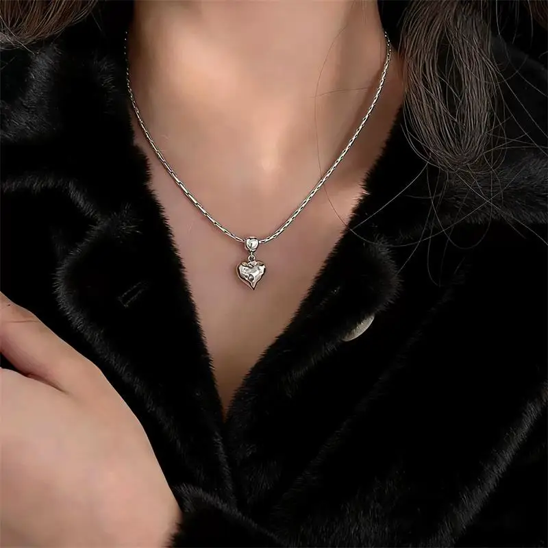 XIYANIKE Vintage Texture Heart Pendant Necklaces For Women Girl Elegant Fashion New Clavicle Chain Jewelry Gift Party колье