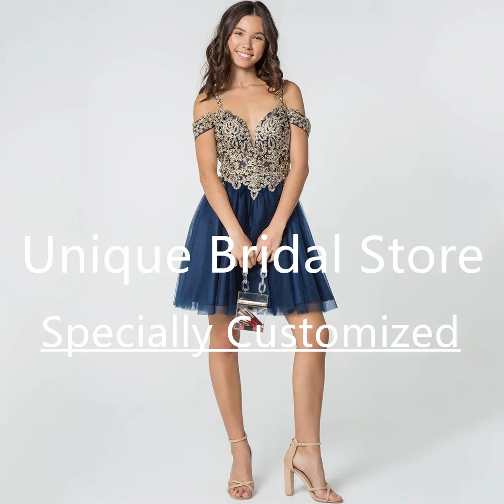 ที่กําหนดเองใหม่ชุดราตรีค็อกเทลสปาเก็ตตี้เซ็กซี่ลึก V คอ A-Line แขนกุด Backless สวย Applique สําหรับผู้หญิง