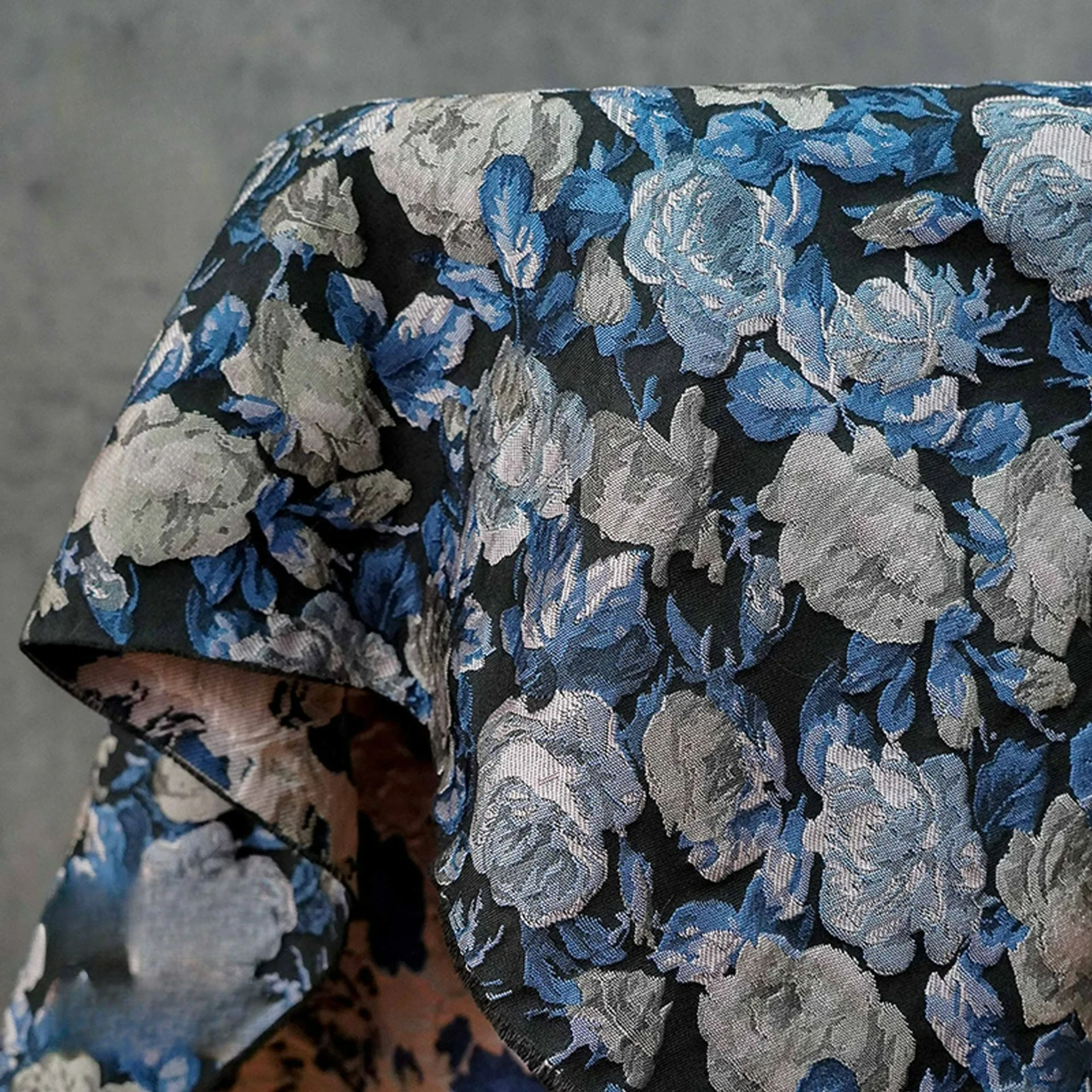 

3D Relief Rose Yarn Dyed Jacquard Fabric Retro Dress Vest Suit Sofa Cover Decorative Sewing Fabric