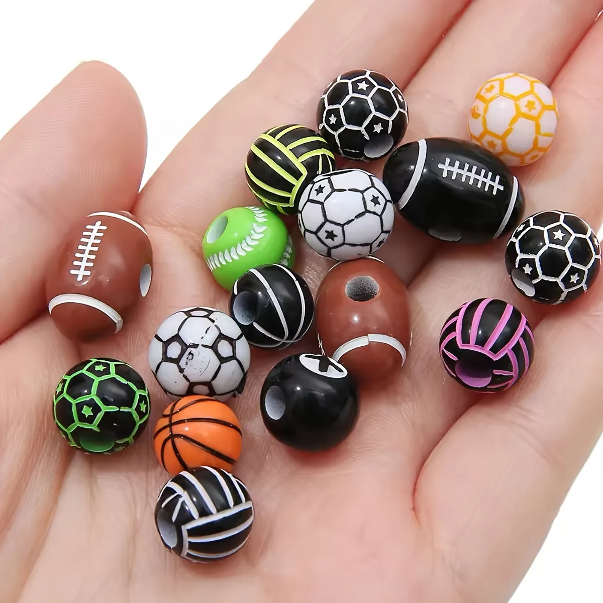 80 Stück zufällige Acryl-Perlen im Sportstil: Basketball, Fußball, Baseball, Rugby, gemischte DIY-Halsketten-Accessoires – Detail 3