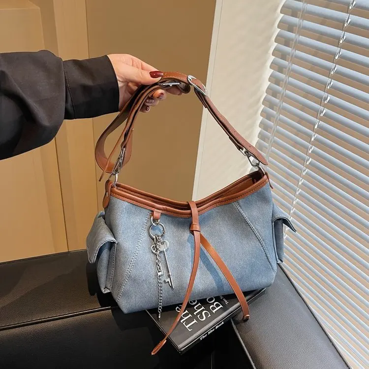 

2026 New Portable Large-Capacity Commuter Bag, Minimalist Versatile Fashion Shoulder, Underarm & Crossbody Bag for Women