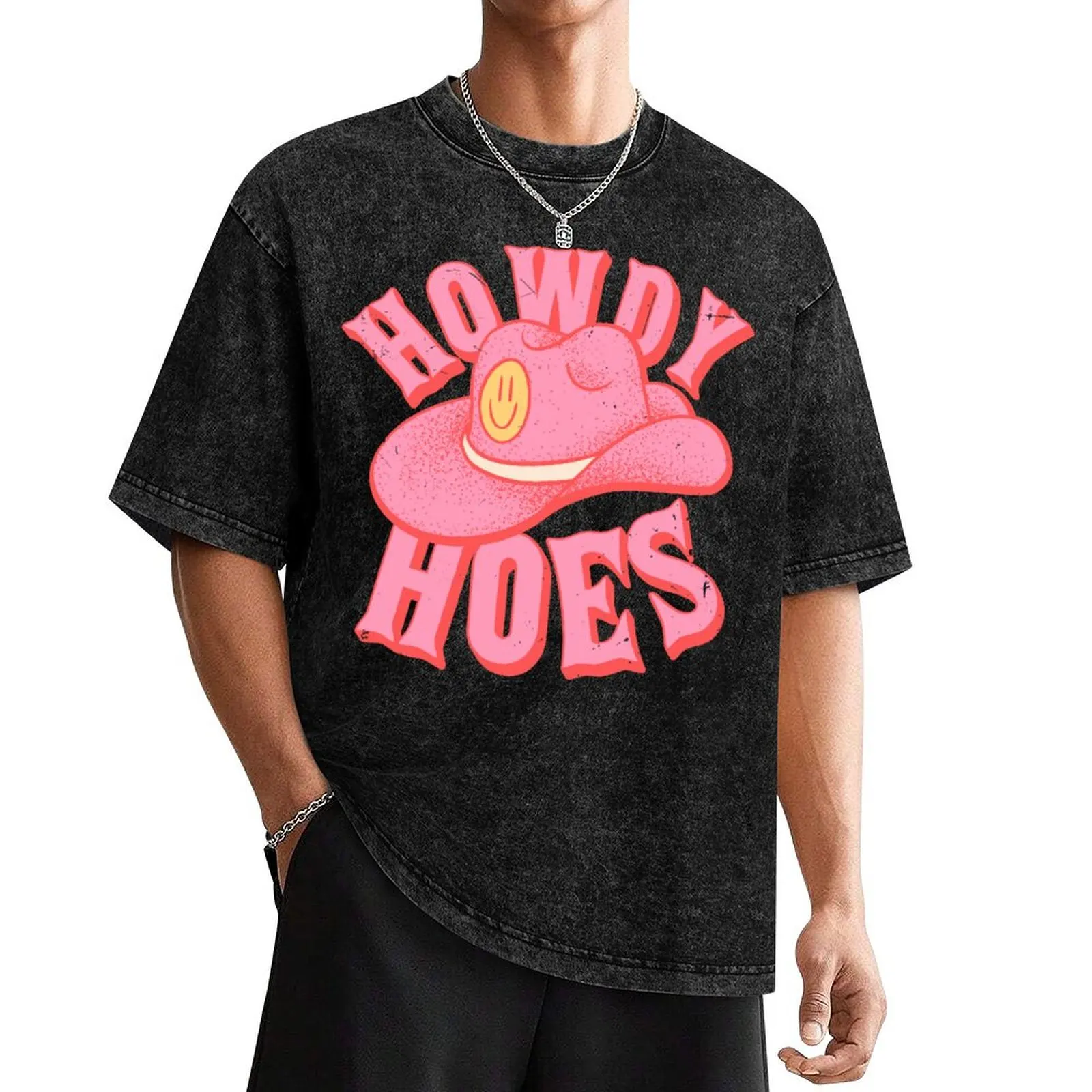 

Howdy Hoes Pink Cowboy Cowgirl Rodeo Hat Preppy Aesthetic MEME HOWDY Y'ALL Black Background T-Shirt