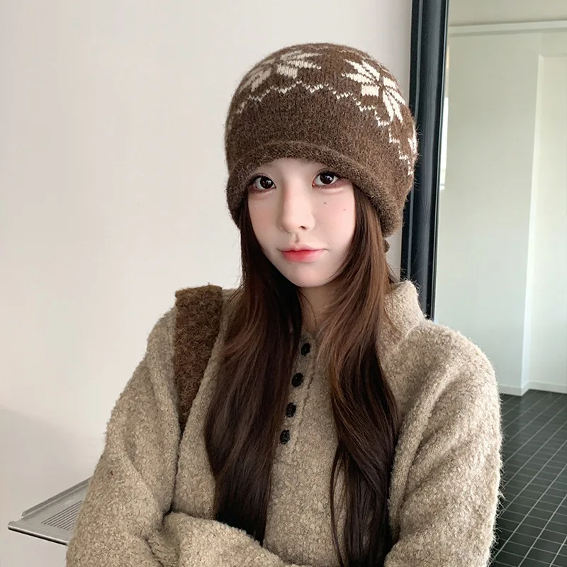 Women Winter Beanie Hat Snowflake Jacquard Knitted Warm Cap Rolled Brim Fuzzy Plush Autumn Outdoor Skiing Soft Skull Hat