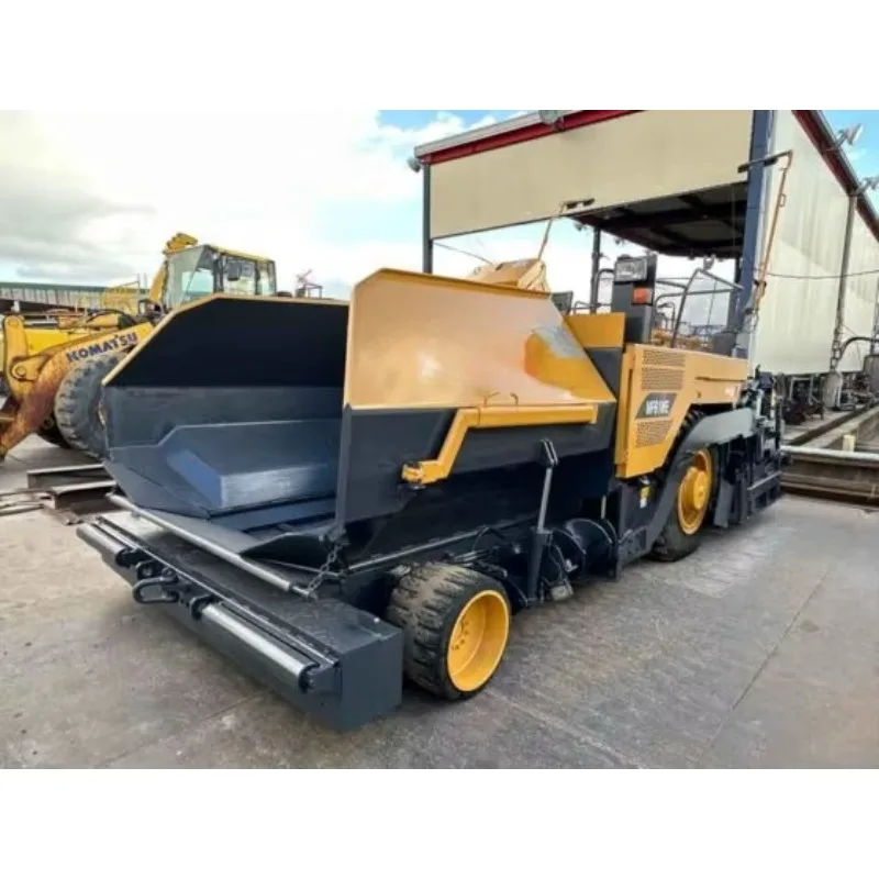 Road Asphalt Finisher Asphalt Paver Fast Construction Tracked Road Finisher with 13.5m Paving Width