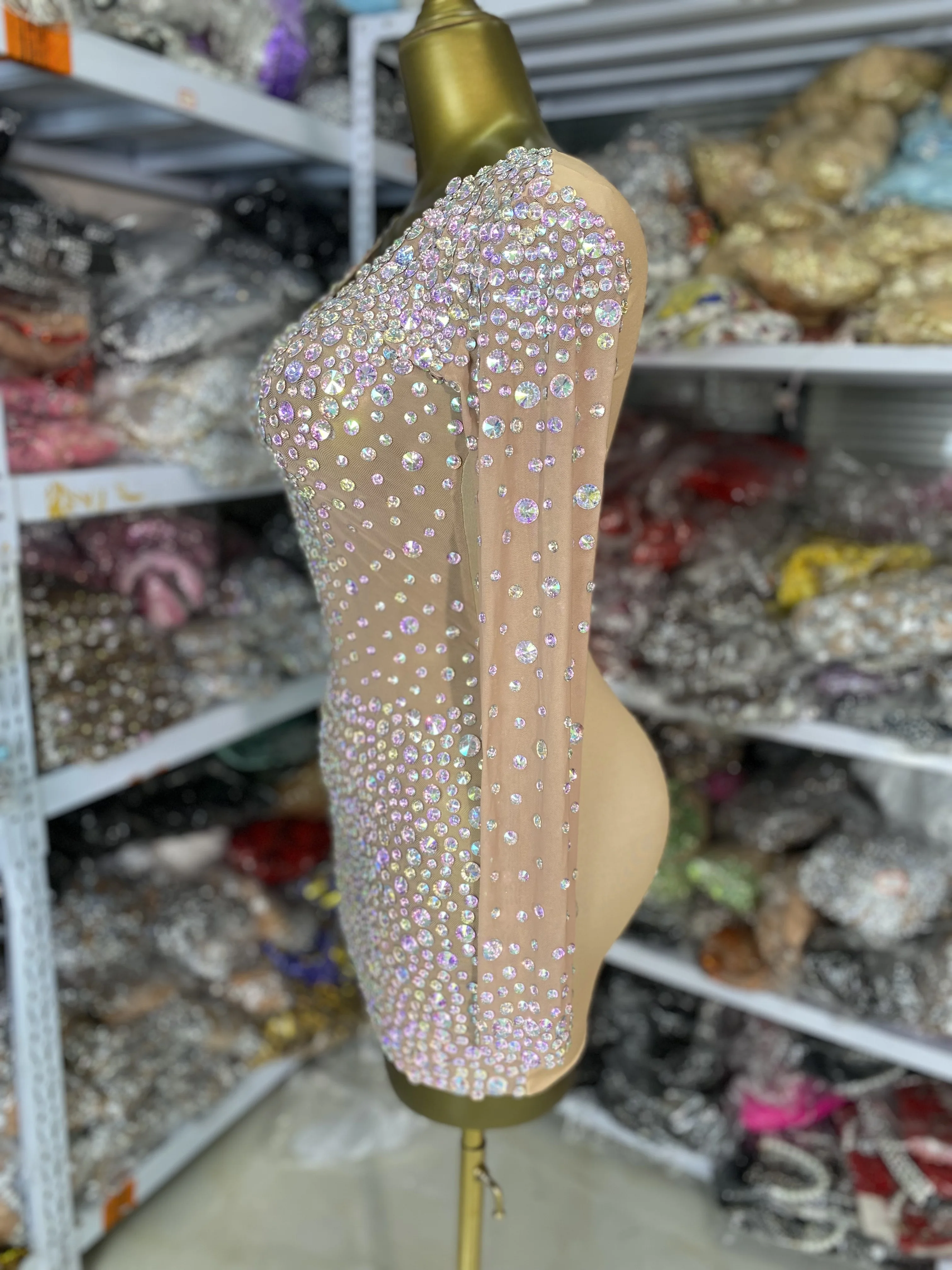 المرأة الفاخرة الملونة الراين طويلة الأكمام Bodycon عيد ميلاد صغير المشاهير مساء نادي فستان الحفلات التسلق المرحلة ازياء