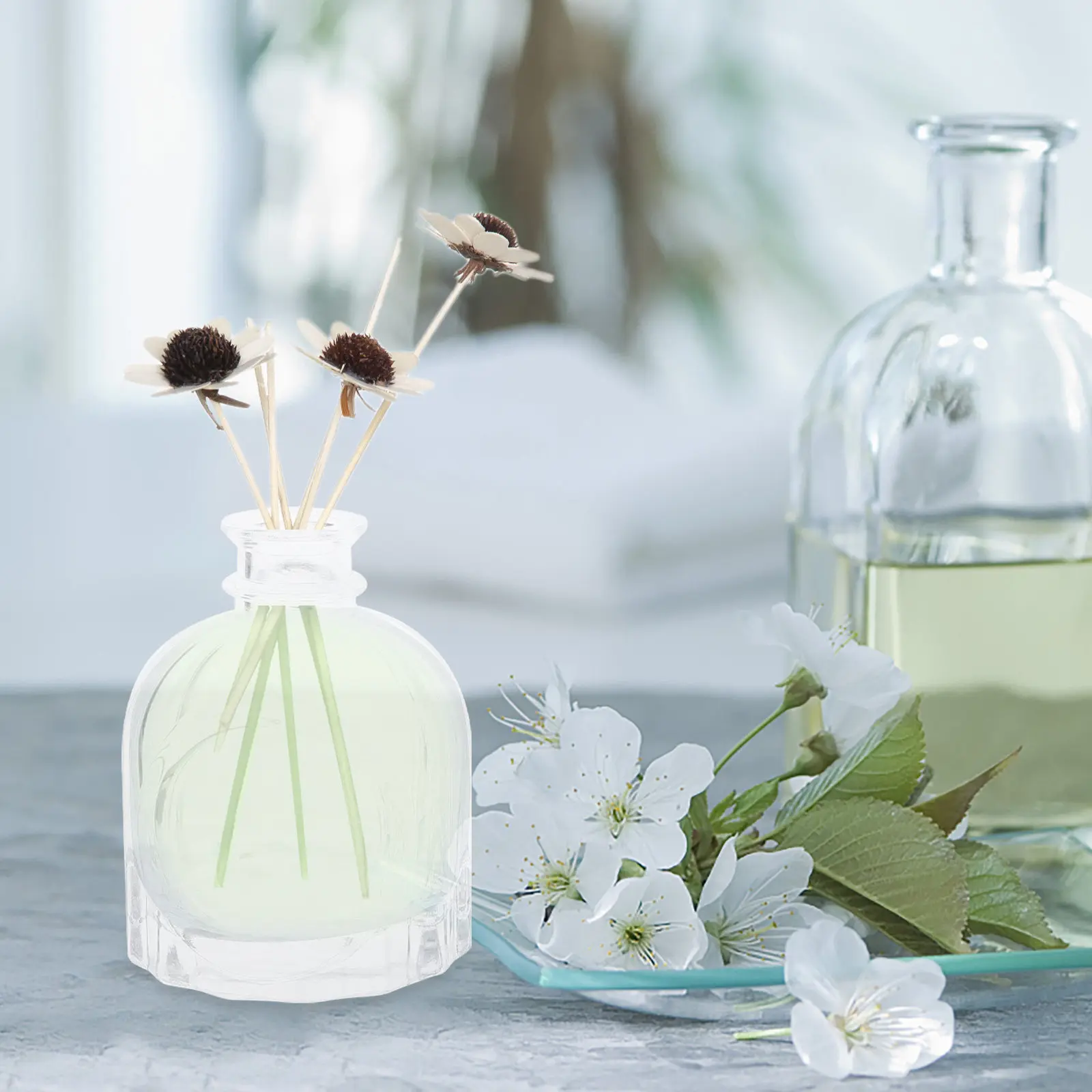 4Pcs Refillable Diffuser Bottles 100Ml Clear Glass Aroma Bottles for Aromatherapy Essential Oil Display Desktop Small Bottle