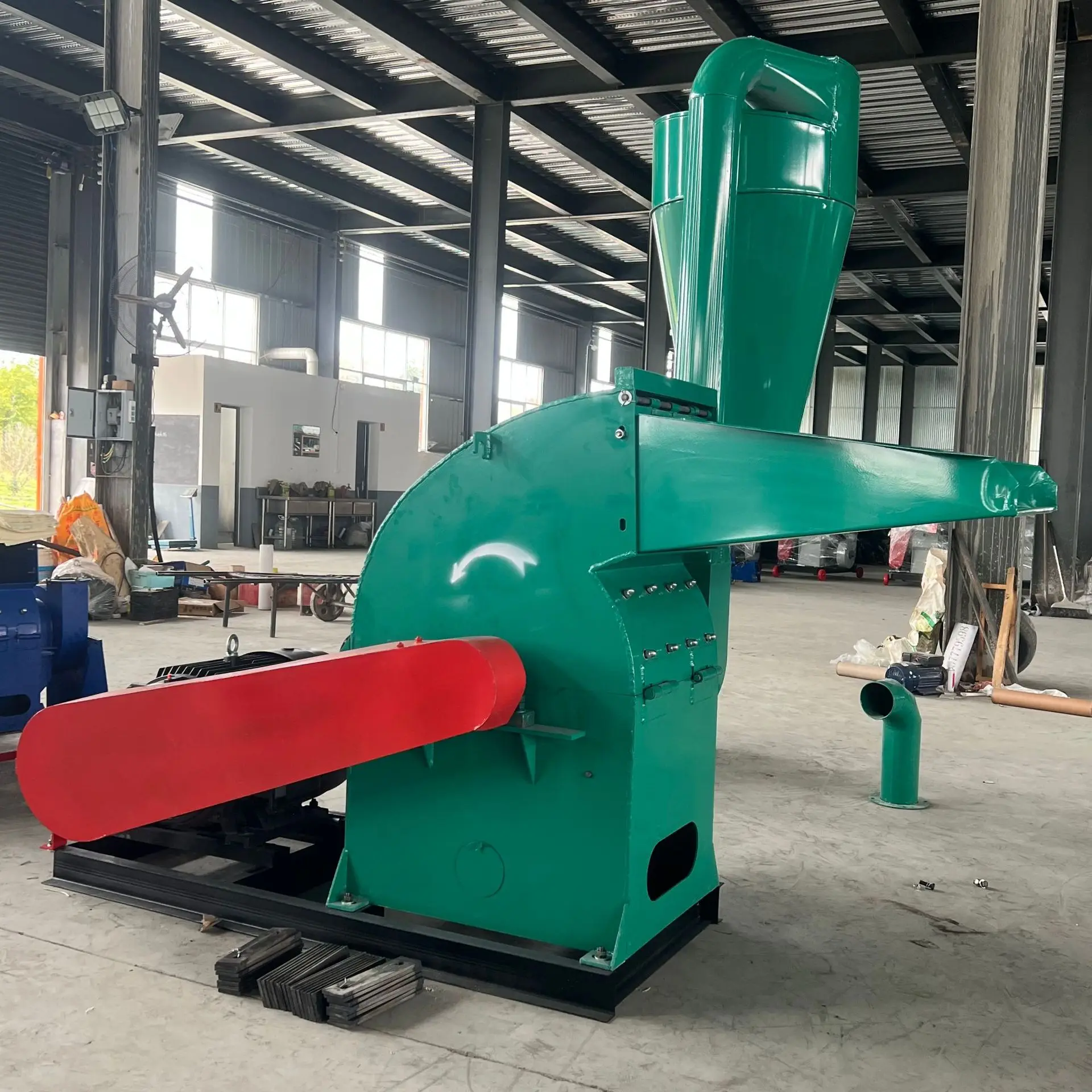 Large hammer mill crusher, feed corn cob straw feeder for breeding, chemical raw material salt mill