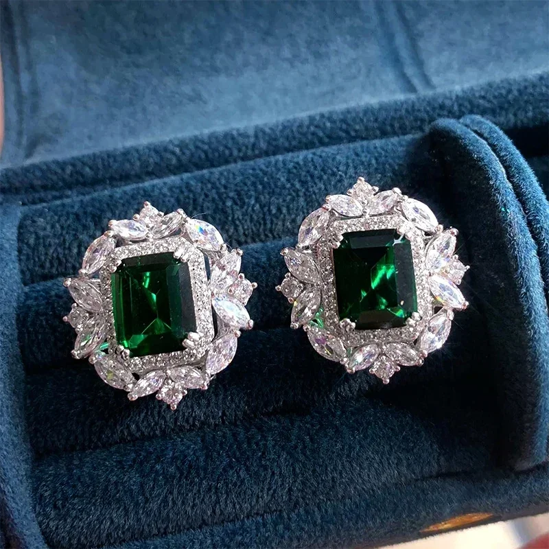 

Luxury Synthetic Gemstone White Cubic Zirconia Set Stud Earrings for Women Elegant Gorgeous Temperament Jewelry Accessories