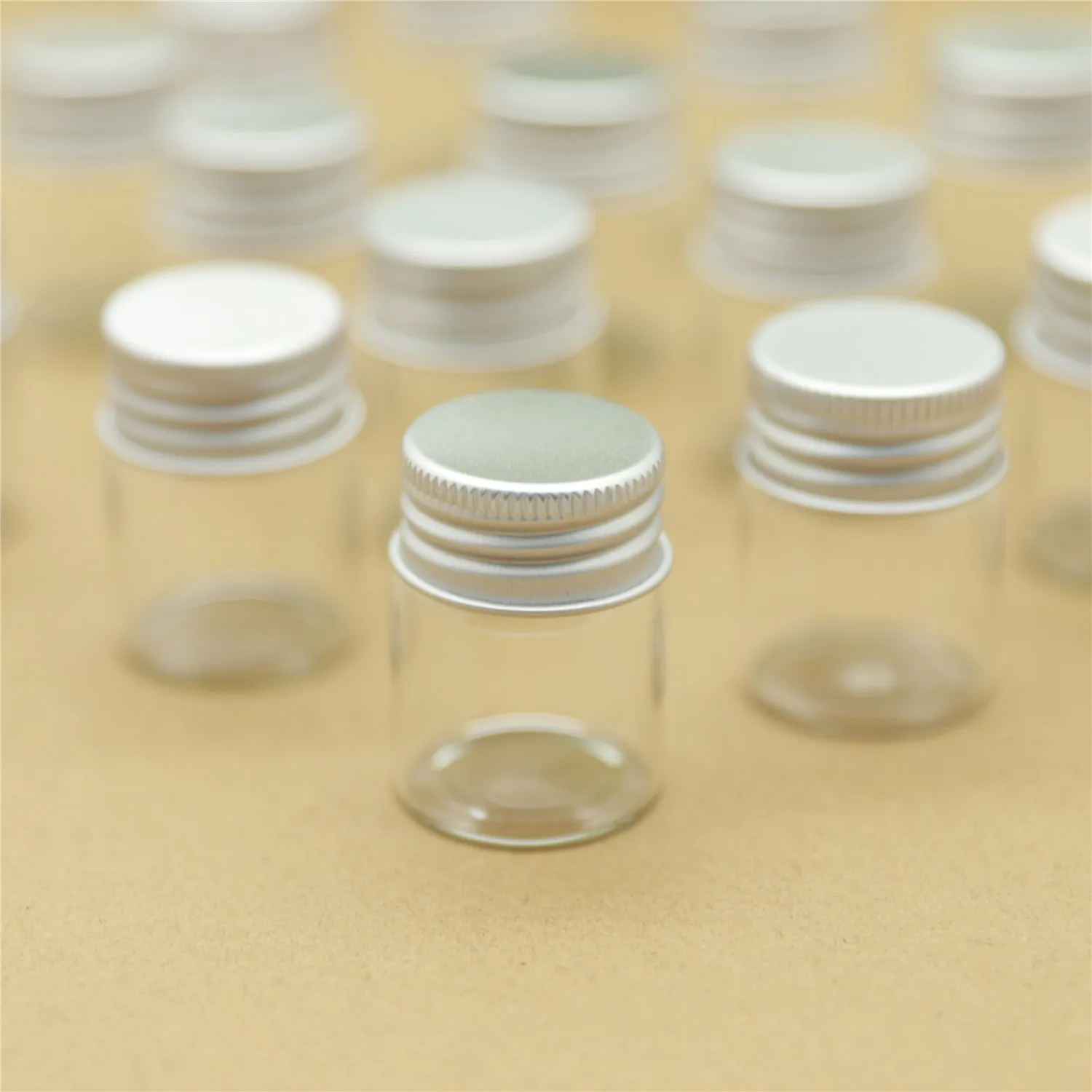 24 PCS/lot 30*40mm 15ml Cute Small Glass Bottles Aluminum Caps Glass Tiny Jars Vials Transparent Glass Containers Bottles