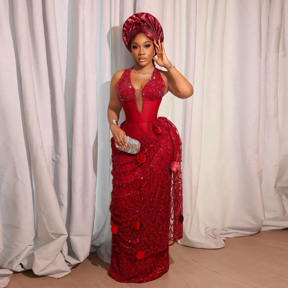 最新のレッドスパンコールレースイブニングドレスかわいいVネックストラップレスロングフォーマルドレススパークリングスパンコールウェディングカクテルドレス