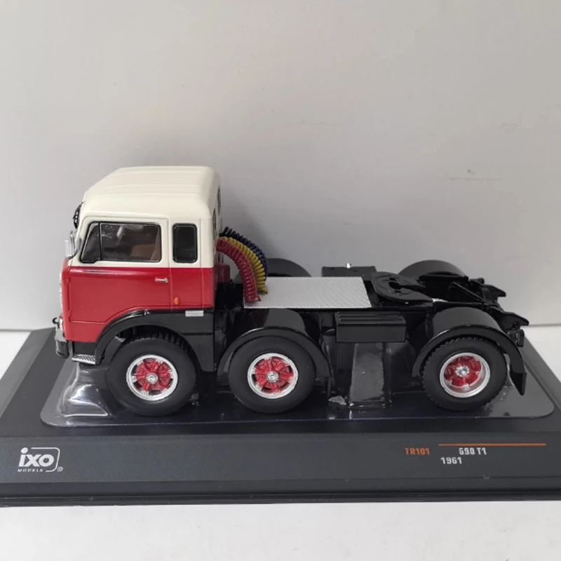 Ixo 1/43 Scale 690 … - image