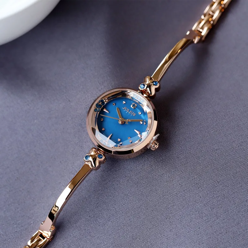 Women's watch, genuine steel band braceletsmall dial, Korean style, trendy, fashionable, simple analog watch, new women's watch.