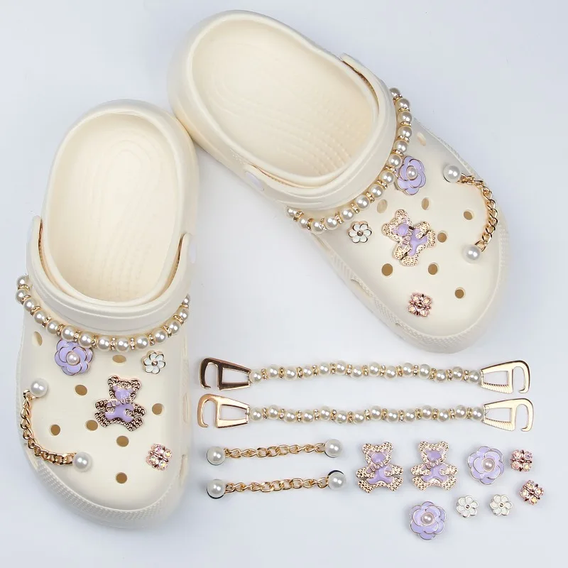 รองเท้า Charm สําหรับ Crocs DIY โลหะสีม่วงหมีเพิร์ลโซ่รองเท้าอุปกรณ์ตกแต่ง Charms สําหรับ Clogs Bogg กระเป๋าสไลด์รองเท้าแตะ