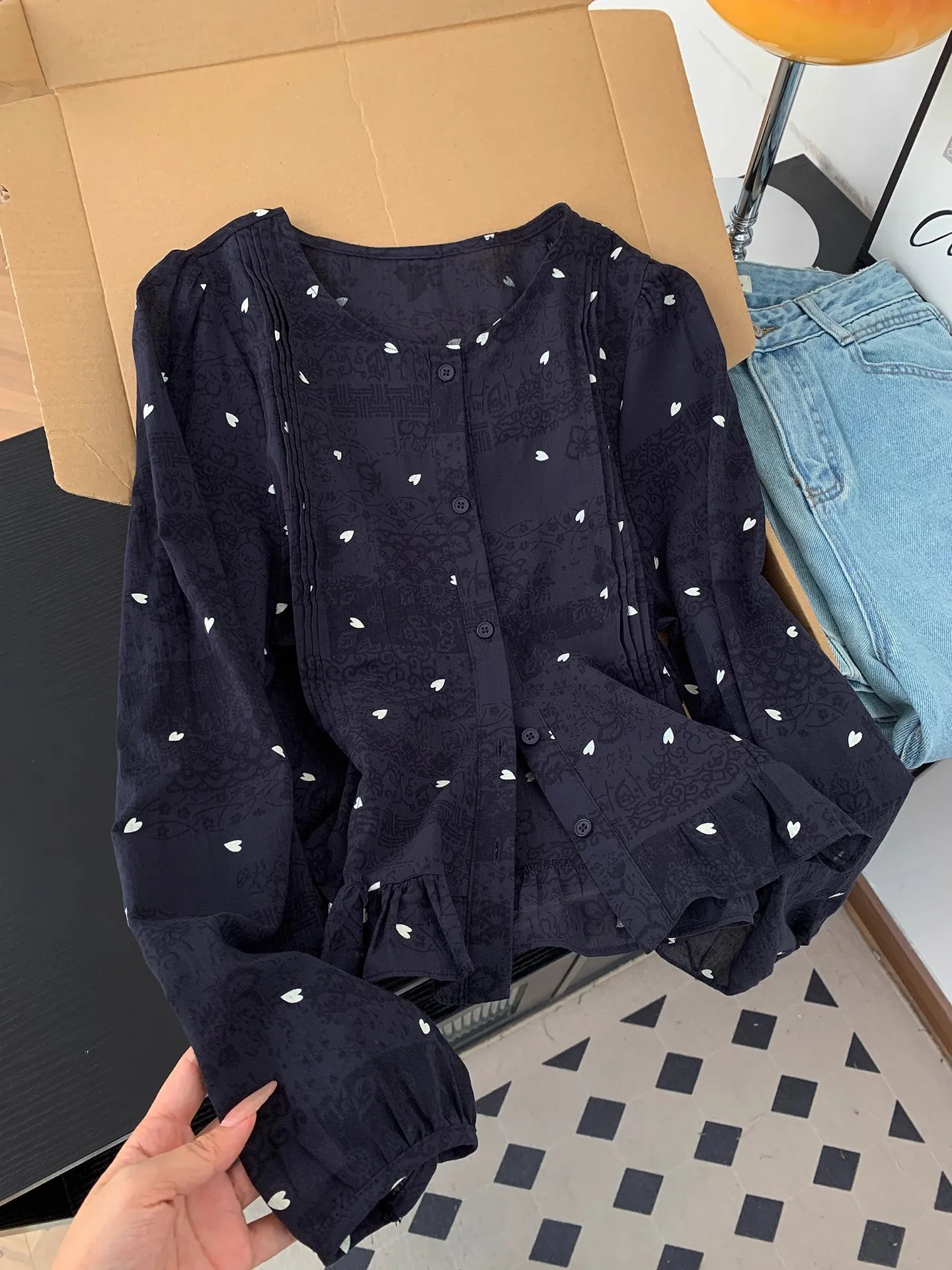 

Retro Korean Style Long Sleeve Heart Print Lantern Sleeve Women's Top Sweet Youthful Pure Color Autumn High End Feeling