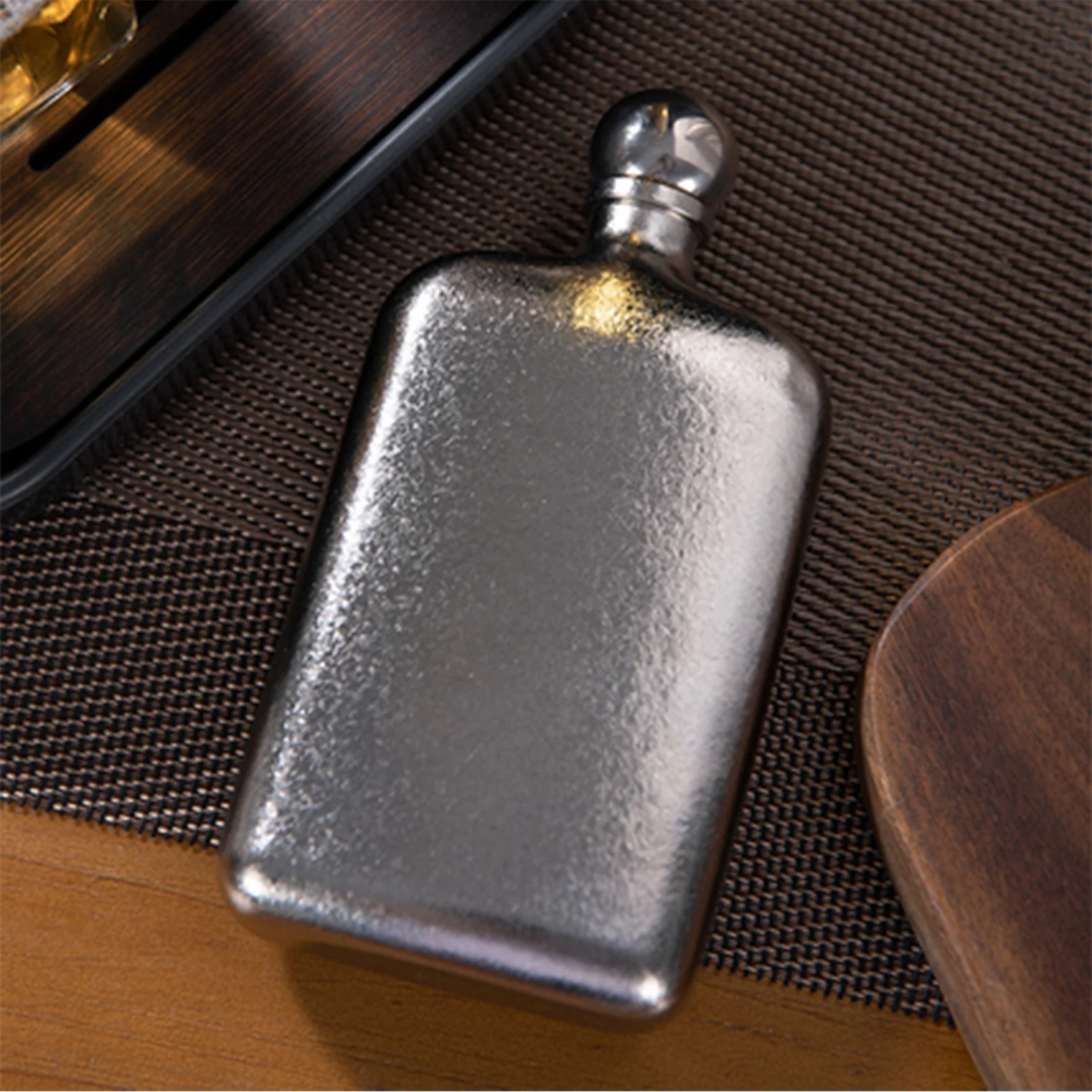 230ml Titanium Flask with Funnel Portable Wine Flask Health Selection Whiskey Flask for Men Screw Cap Seal Drink Bottle