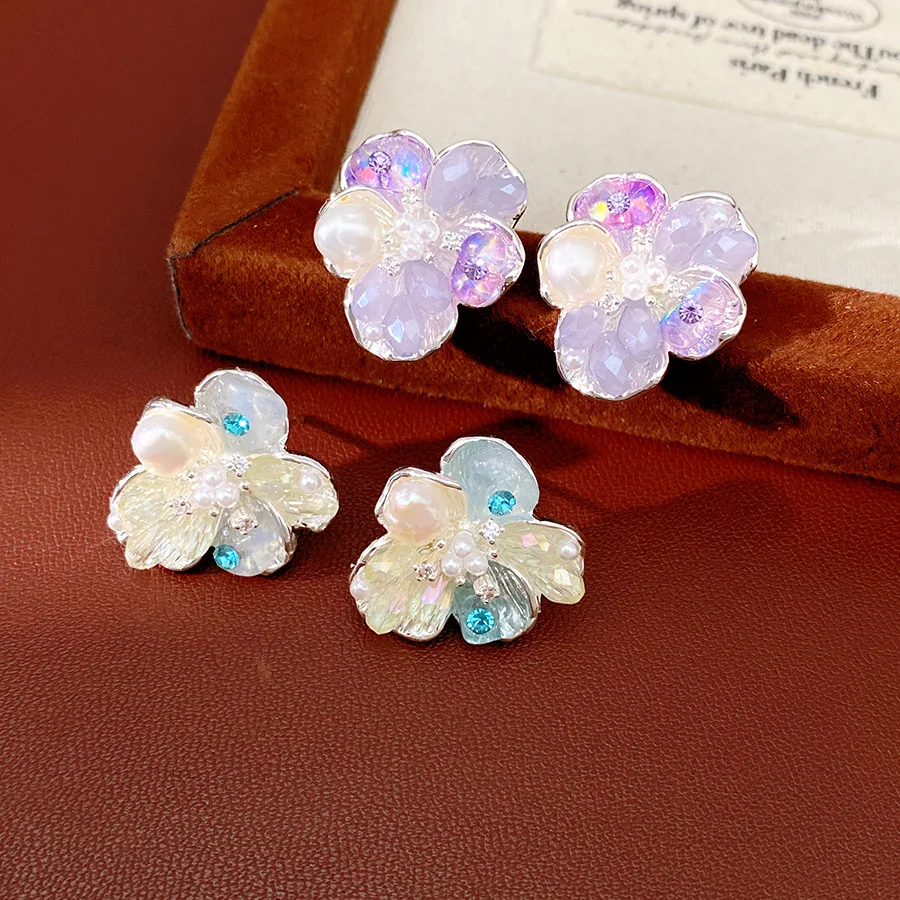 Inlaid Imitation Pearl Flower Stud Earrings for Women Sweet Shiny Blue Purple Zircon Ear Studs Dating Banquet Bridal Jewelry K