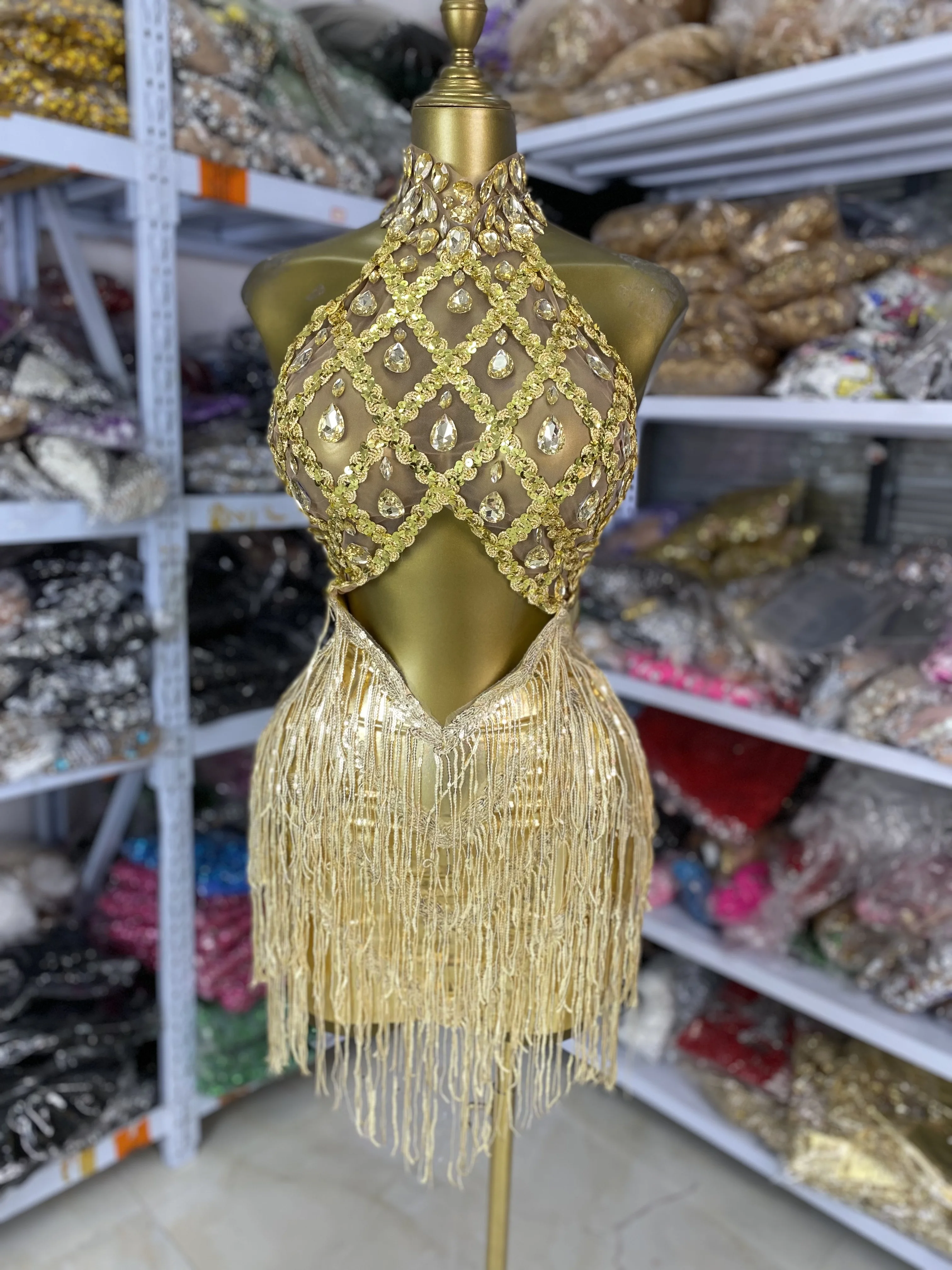 

Сетчатое платье с золотыми блестками и стразами, сексуальное облегающее мини-вечернее платье с лямкой на шее и открытой спиной, клубное вечернее платье, костюмы для ночного бара