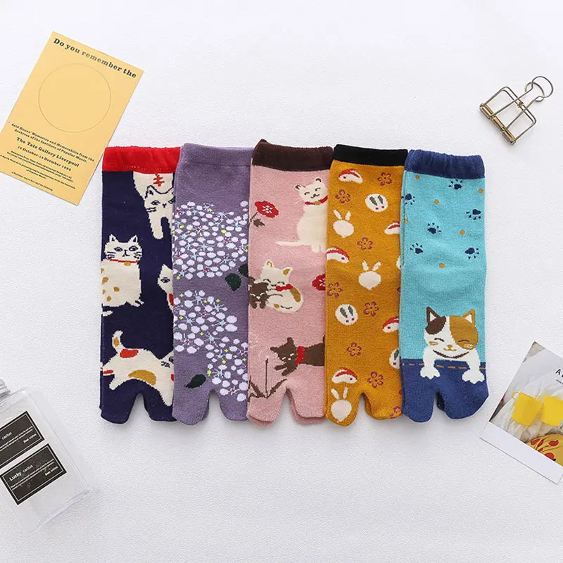 Calcetines de dos dedos con estampado de gato de dibujos animados Unisex, Kimono japonés, chanclas, sandalia, calcetín dividido de dos dedos, Harajuku
