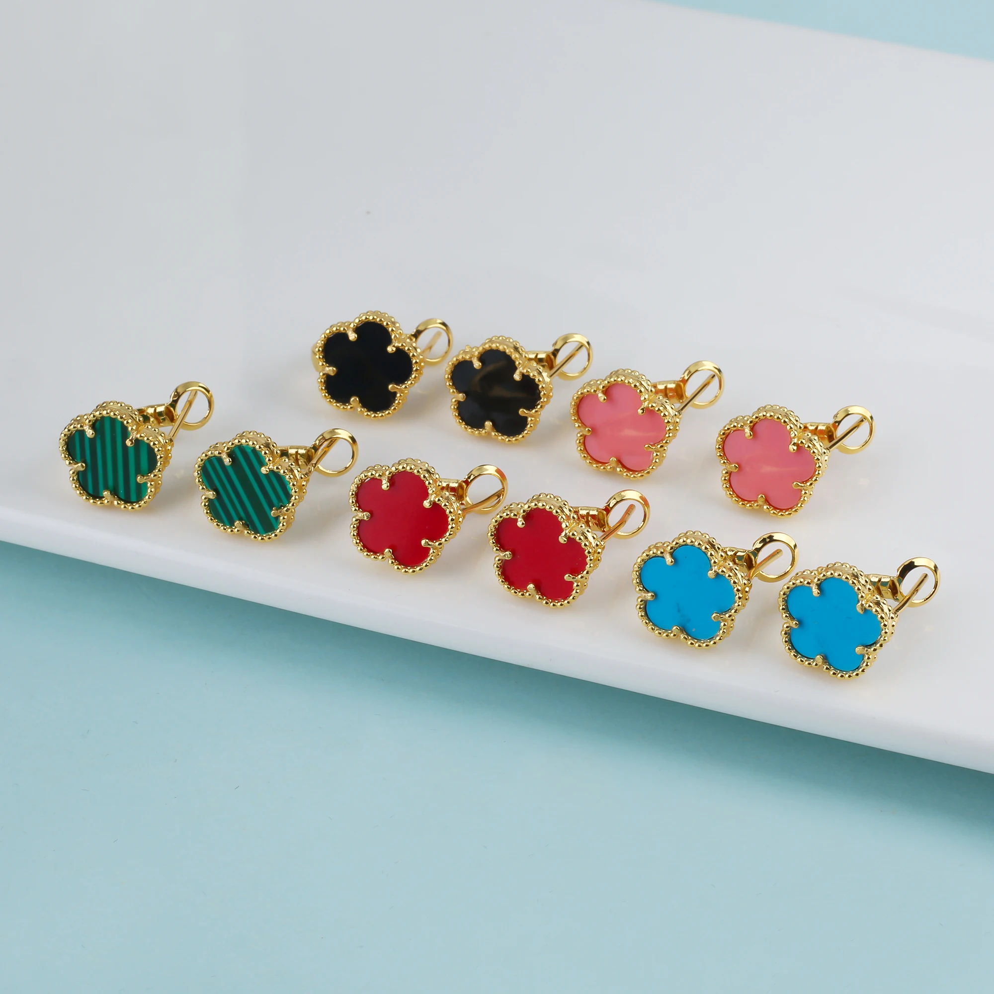 Metal Shell New Design Ear Clip Women\'s Five Leaf Flower Plum Blossom Jewelry Gold Plated Temperament Gift Clover