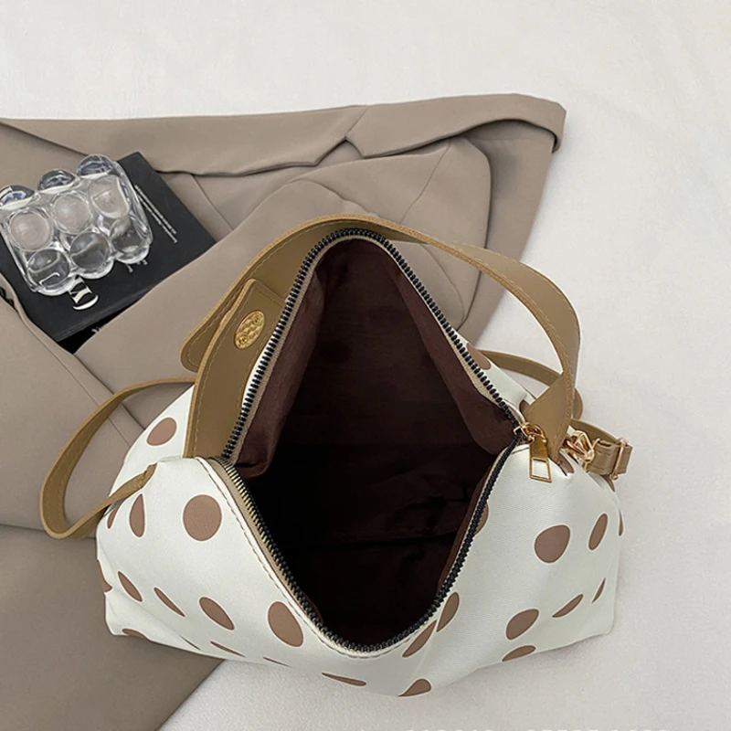 Koreanische Umhängetasche mit Polka Dots, leichte Damen-Umhängetasche, vielseitige, lässige Colorblock-Handtasche für den Arbeitsweg, Reißverschluss – Detail 5