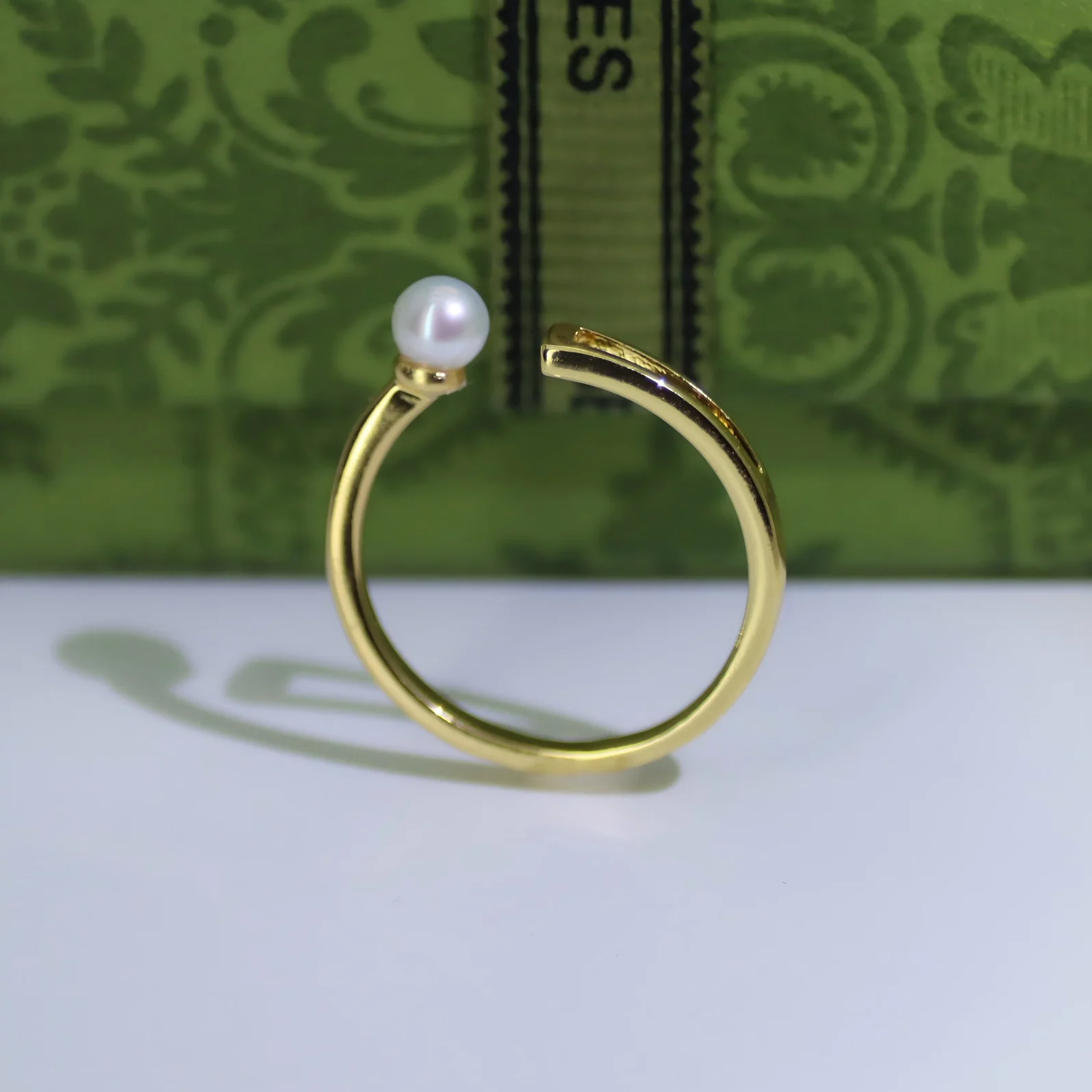 

Elegant Golden INS Style Minimalist Design round Natural Pearl Open Ring High Fashion Jewelry with Gift Box Included