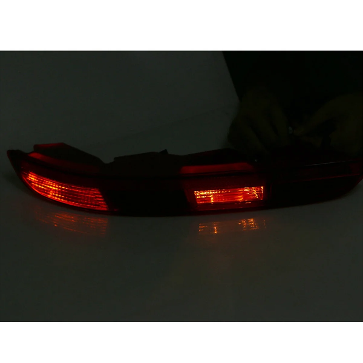 Car Rear Bumper Tail Light Reverse Lamp Red with Bulbs for Audi Q3 2016-2018 8U0945096B 8U0945095B 8UD945096B 8UD945095B