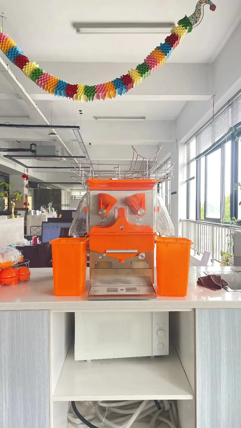 Imagen 4: Exprimidor de Naranjas Industrial Automático, Apto para Hoteles