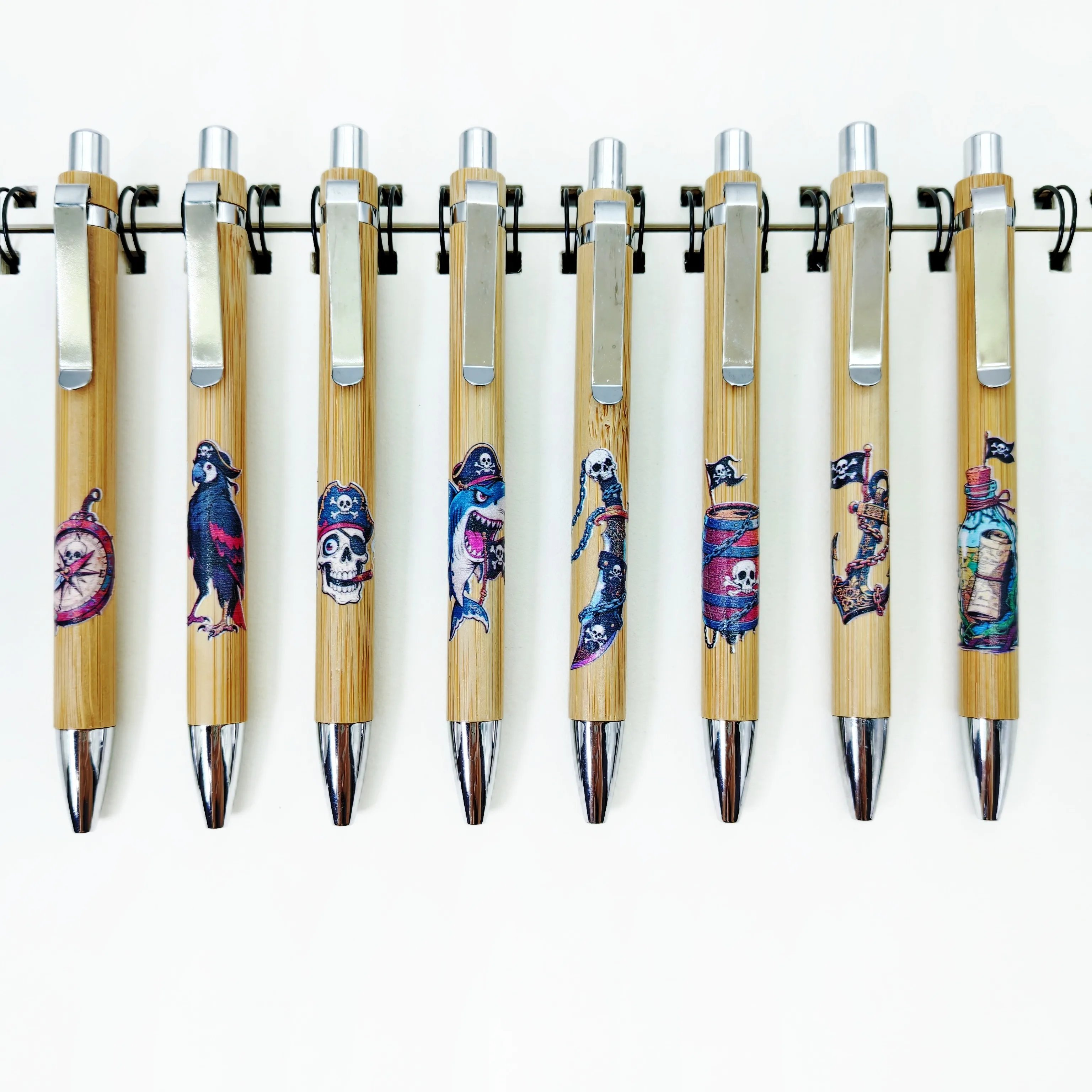 

8pcs/15pcs Pirate themed ballpoint pen skull ballpoint pen suitable for use in student offices