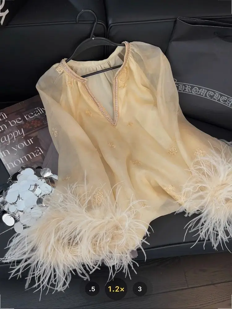 

Blouse for Women Spring /summer High-end Designed Chinese Retro Style Temperature V-neck Embroidered Feather Splicing Shirt Top