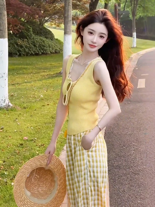 

Pure Desire Lace Splice Halter Neck Vest High Waist Slim Wide Leg Pants Two Piece Set Women Summer New Casual Style Polyester...