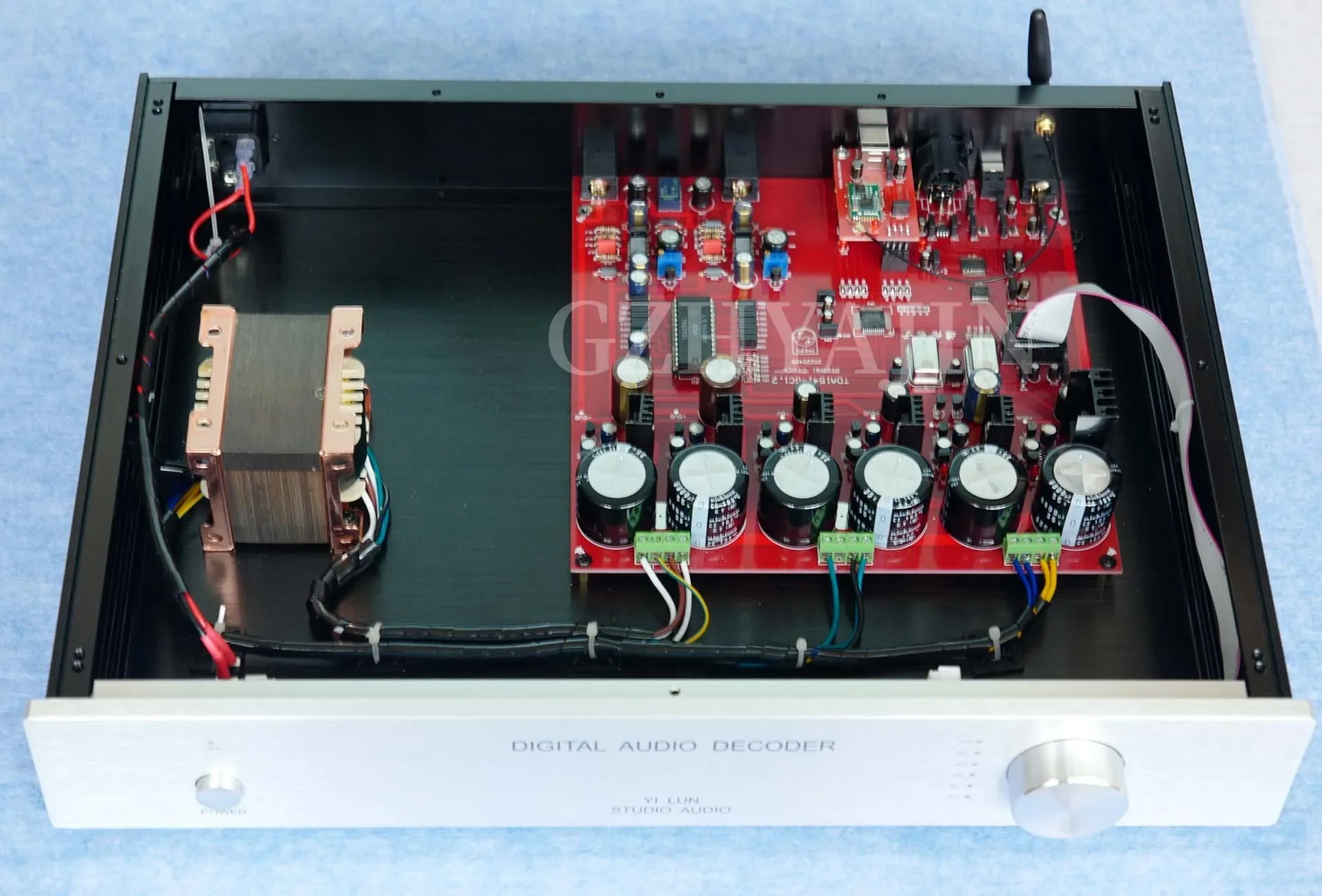 TDA1541-1.2GC global clock audio decoder
