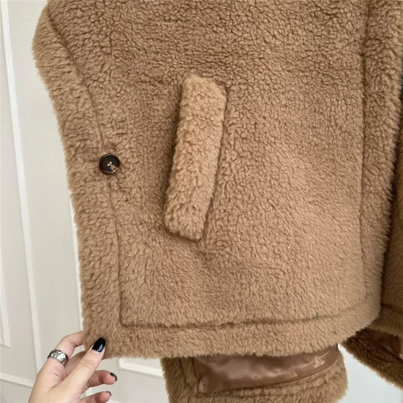 Chaqueta de lana de oveja gris con solapa corta de alpaca y seda, estilo Teddy Bear, para mujer, otoño-invierno, de alta gama.