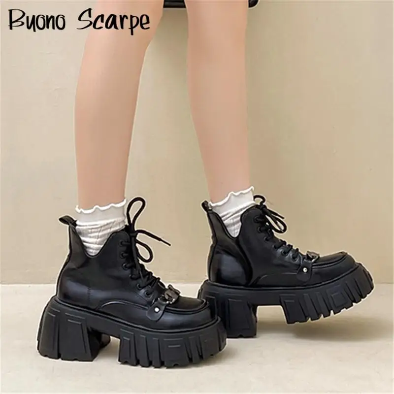 

2025 Punk Style Metal Decoration Round Toe Thick Sole Platform Chunky Heels Women Boots Lace Up Ins Fashion Casual Gothic Shoes