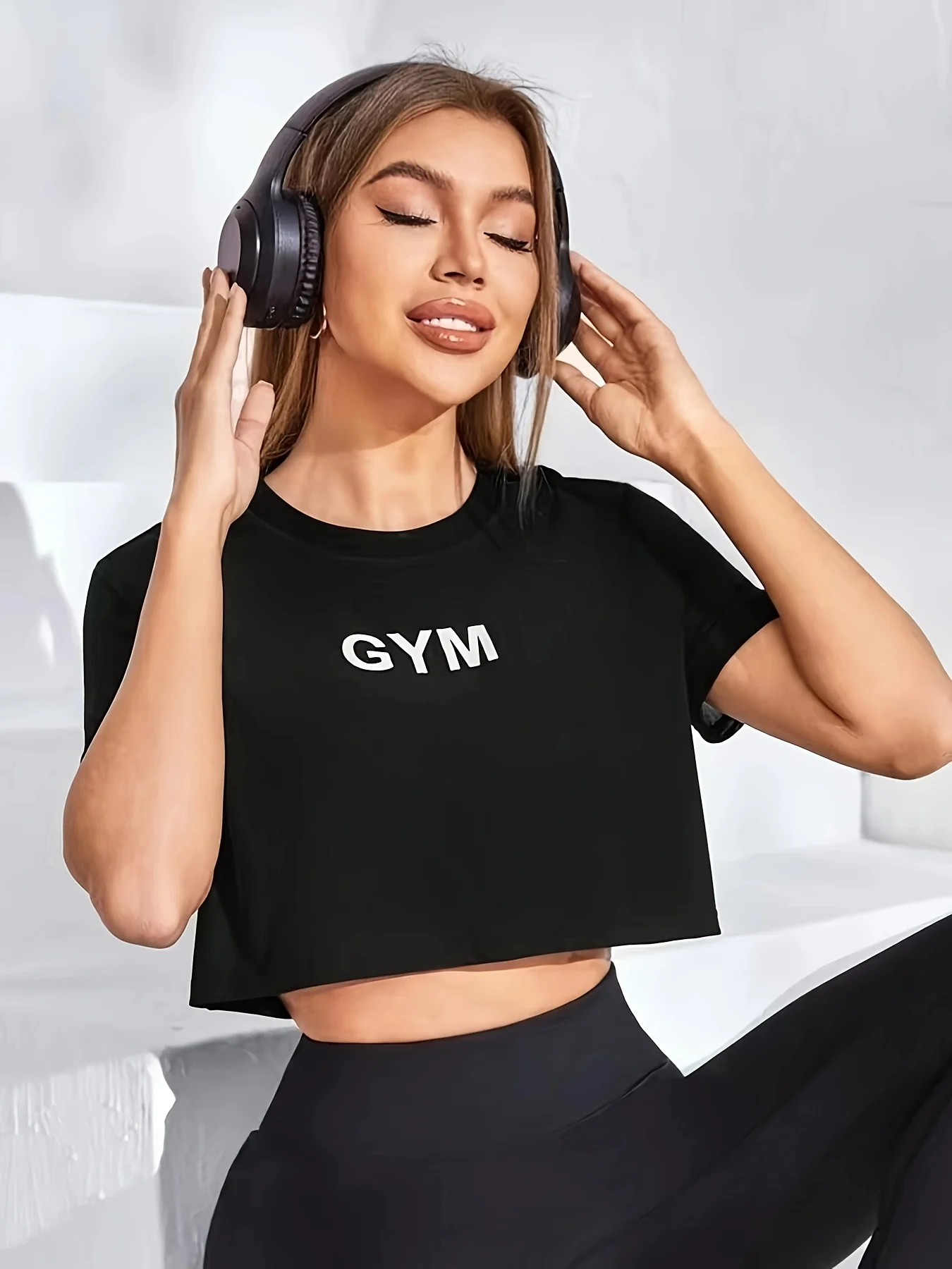 Women's Casual Printed Crop Top Athletic Style Short Sleeve Round Neck Gym T-Shirt for Workout & Fitness Comfortable Baby Tee