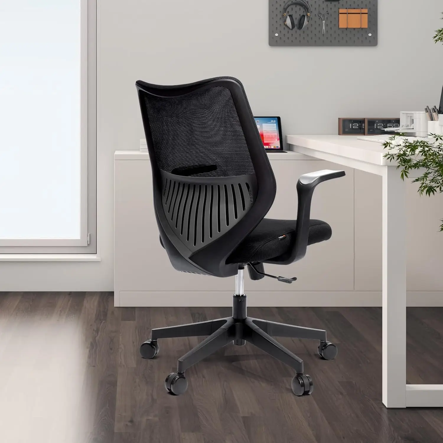 Ergonomic Black Mesh Office Chair with Movable Lumbar Cushion Support & Armrests - Adjustable Height Desk Chair