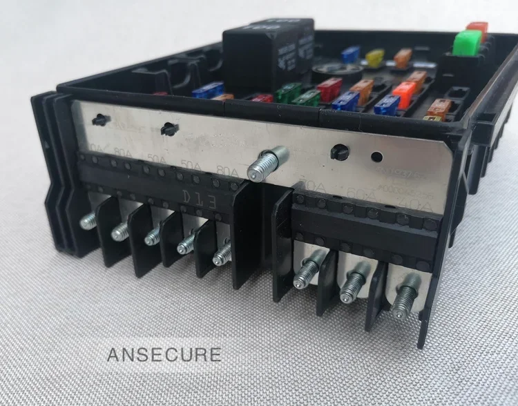 Engine Central  Fuse Box Relay Plate Assembly  For  Audi Q3  2012-2018  3C0937125A   1K0937125D