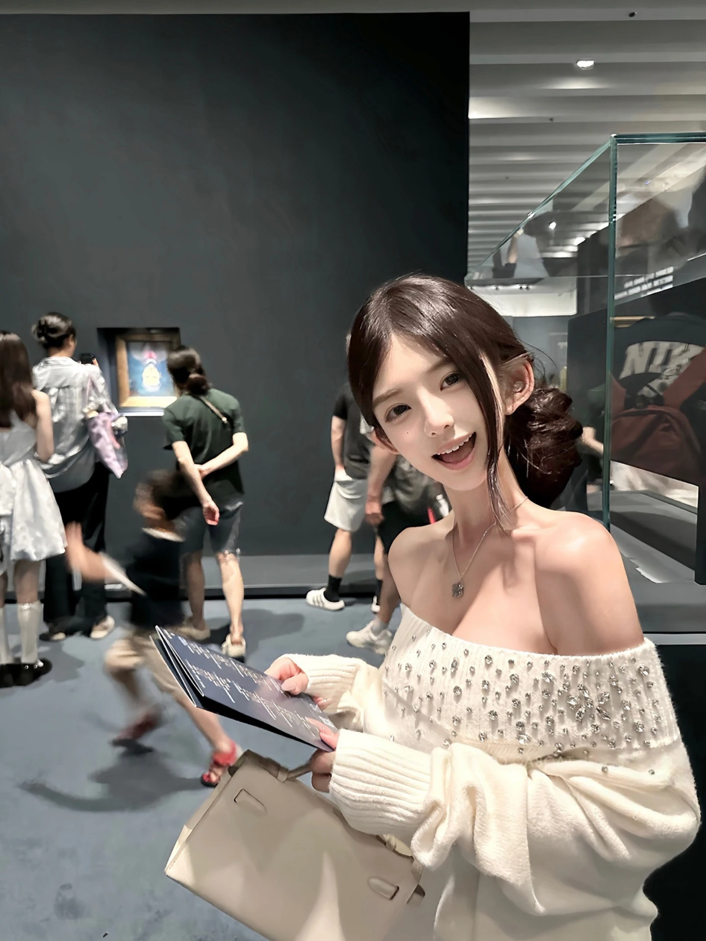 

Длинный вязаный свитер на одно плечо с белыми бриллиантами, женский весенний нежный элеган, красивый одинарный вариант...