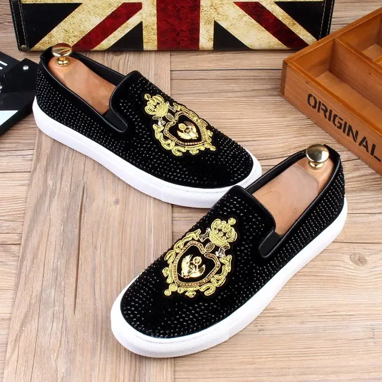 2024 New Men Tide Leather Casual Shoes Fashion Luxury Embroidery Twinkling Rhinestone Flat Shoes Leisure Sneakers Loafers