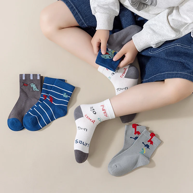 Soft and comfortable skin-friendly socks for boys in spring and autumn; five pieces of cute dinosaur knee-high socks