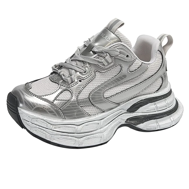 أحذية رياضية نسائية مكتنزة بيضاء فاخرة للسيدات للجري أحذية رياضية كاجوال عصرية خفيفة رياضية للياقة البدنية أحذية شبكية بكعب متوسط