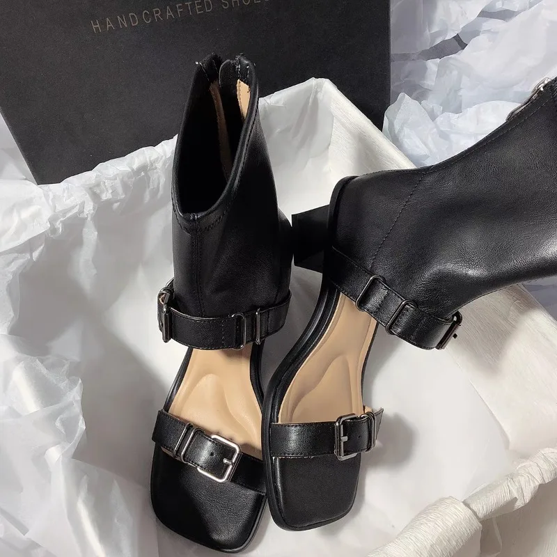 Mulheres tornozelo botas frescas sandálias dedo do pé quadrado sapatos de salto alto sexy sandálias grossas elegante 2025 novo verão sapatos de salto mulher bombas
