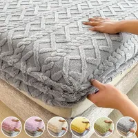 Velvet Bed Cover Thicken Warm Winter Fitted Sheet Soft Plush Double Elastic Mattress Cover King Queen Bedcover colchas para cama
