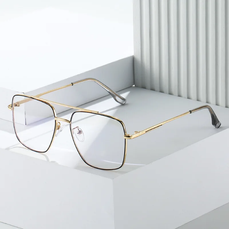 2023 Fashion Square Frame Vintage Eyeglasses Men Oversized Metal Glasses Frame Women Clear Lens Glasses Gold Optical Spectacle